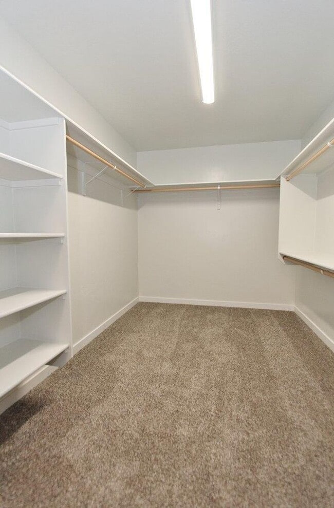 Building Photo - Immaculate & Spacious home in West Meridian