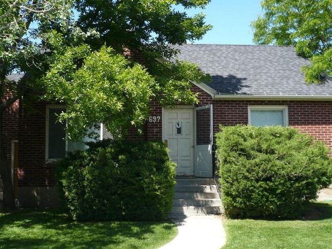 Building Photo - 707 600 W