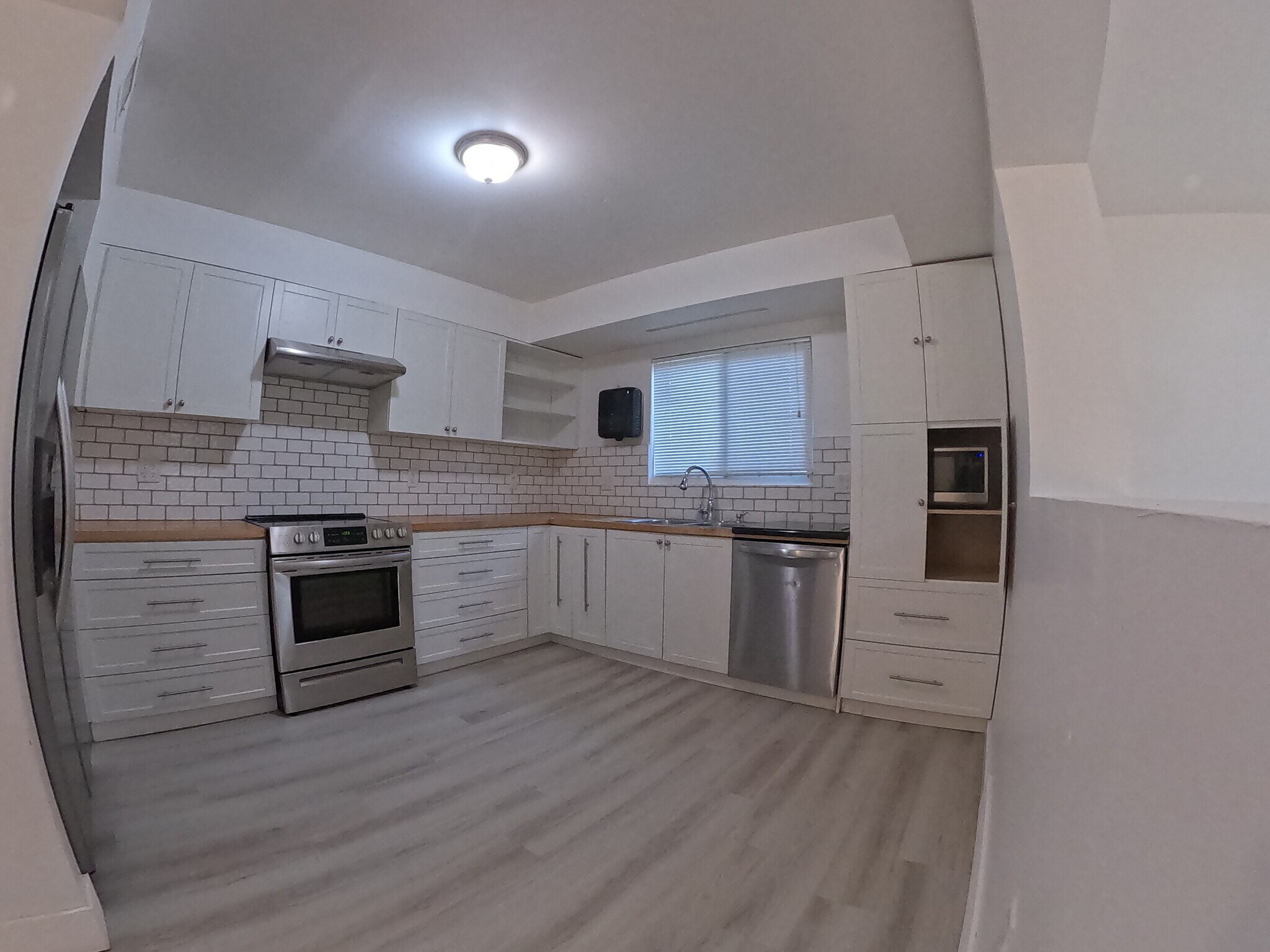 Kitchen - 2300 Cleveland St