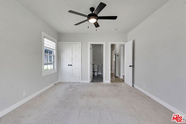 Building Photo - 713 W 118th St