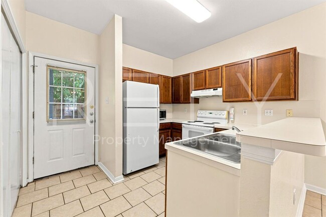 Building Photo - 2908 Whisper Oaks Ln