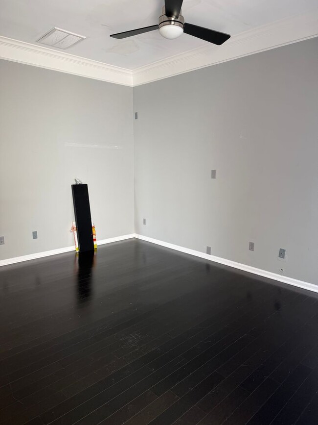 Building Photo - Close to Percy Priest Lake