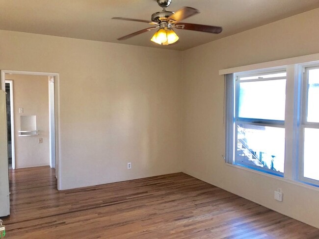 Building Photo - MOVE IN READY! Minutes from Little Italy! ...