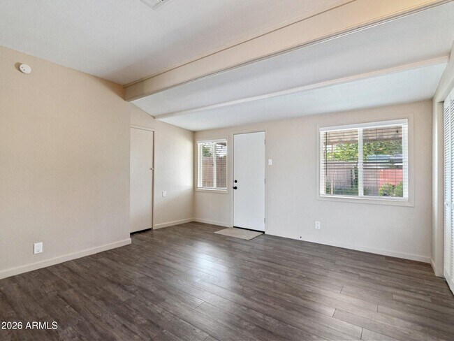 Building Photo - 12020 N Hacienda Dr