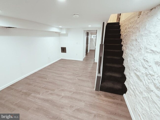 Building Photo - 2142 Penrose Ave