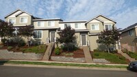 Building Photo - 3 Bed 2.5 Bath townhome in South Salem!