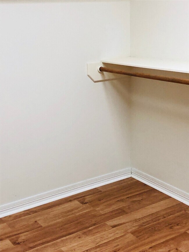 Building Photo - 2865 Westhollow Dr