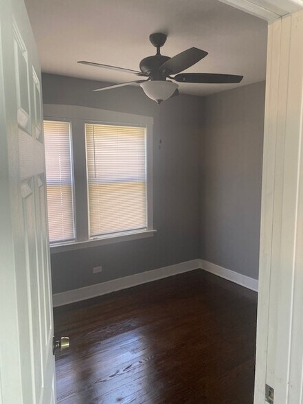 Building Photo - 7940 S Kingston Ave