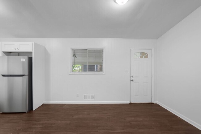 Building Photo - 2200 Camp Ground