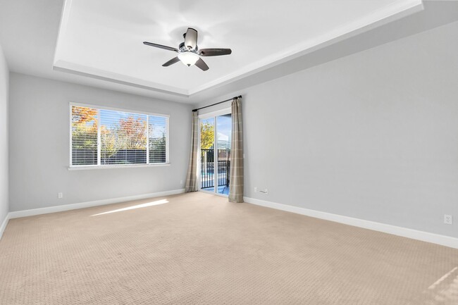 Building Photo - Gorgeous Single Story Home with a Sparklin...