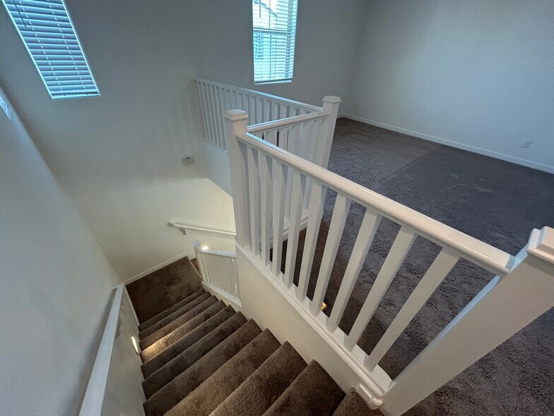 Building Photo - 1168 E Sabino Dr