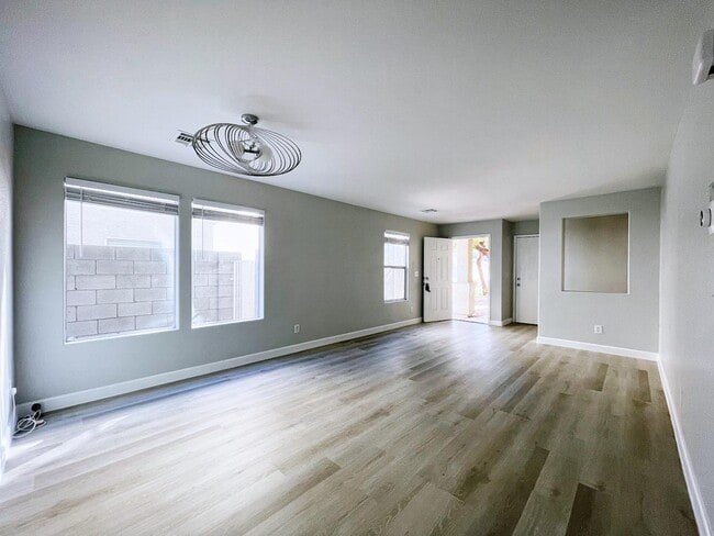 Building Photo - 9778 Splendor Sky Ave