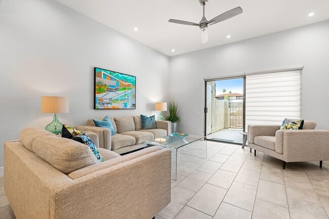 Building Photo - 877 E Arenas Rd