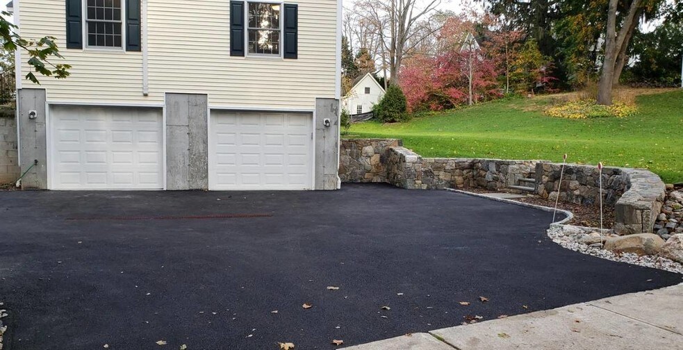 Garage Space - 12 Robinson Ave