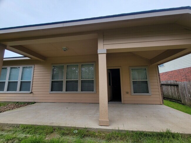 Building Photo - 30311 Saw Oaks Dr