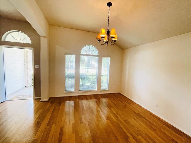 Building Photo - 3022 Texas Trail Ln