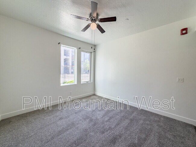 Building Photo - 875 S Depot St