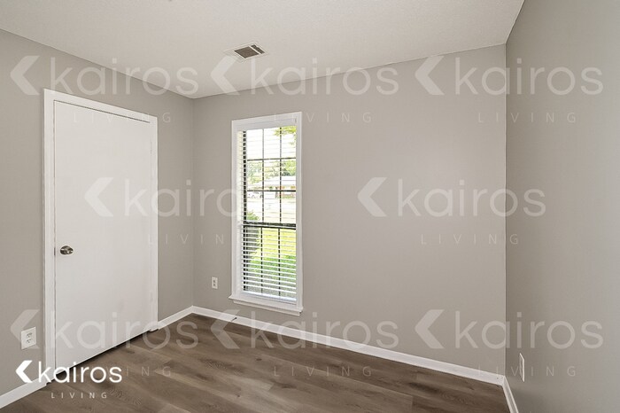 Building Photo - 3780 Carroll Dr