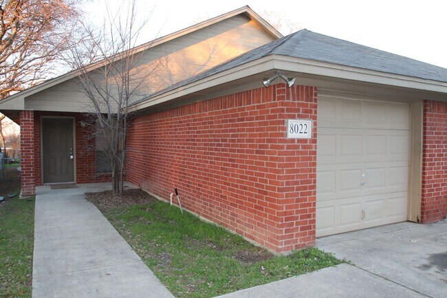 Building Photo - 8020-8022 Tanner