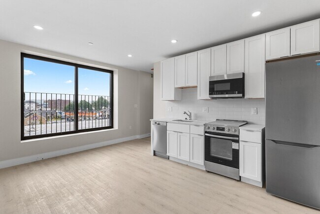 Building Photo - 153 Green St