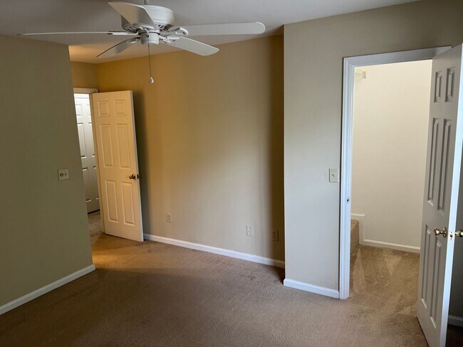 Building Photo - 6611-7227 Bevington Duplex