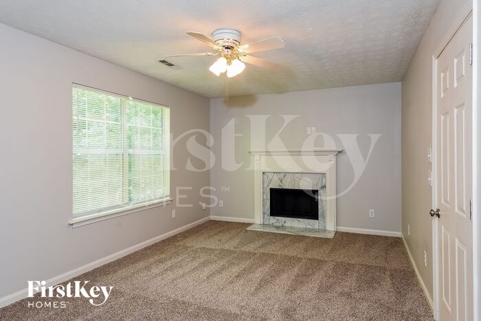 Building Photo - 2430 Century Ln