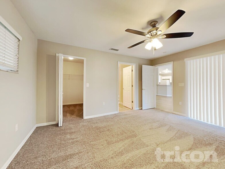 Building Photo - 3124 58th Terrace E