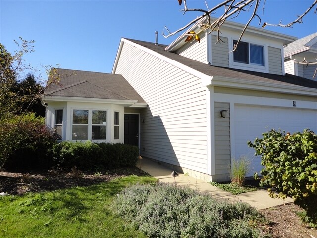 Primary Photo - 5 Andover Ct