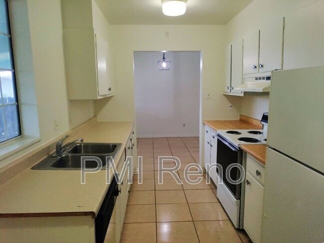 Building Photo - 13543 Mt Shasta St