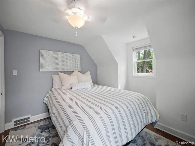 Building Photo - COMING SOON! Comfort & Convenience on Olmstead Street