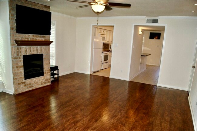 Building Photo - 5801 Lumberdale Rd