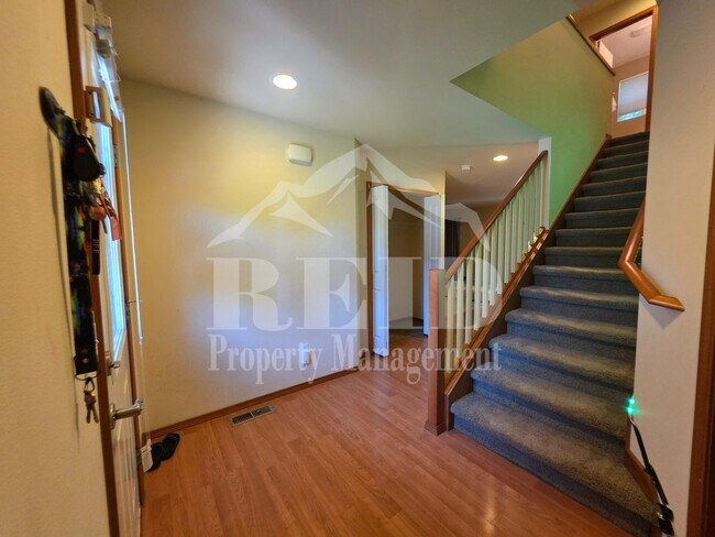 Building Photo - Beautiful 4 Bedroom, 2 bath, Port Orchard Home