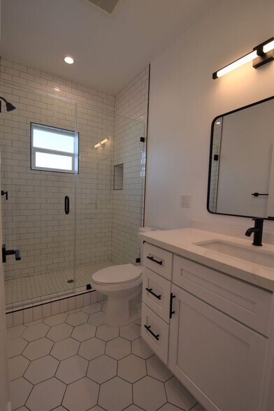 Building Photo - 5915 Fair Ave