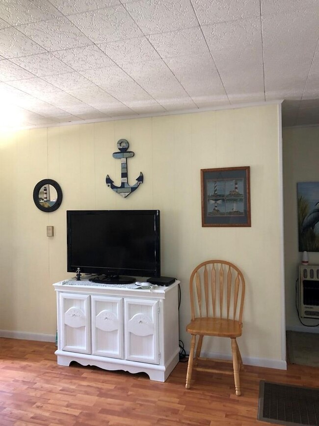 Building Photo - 2561 Captains Corridor