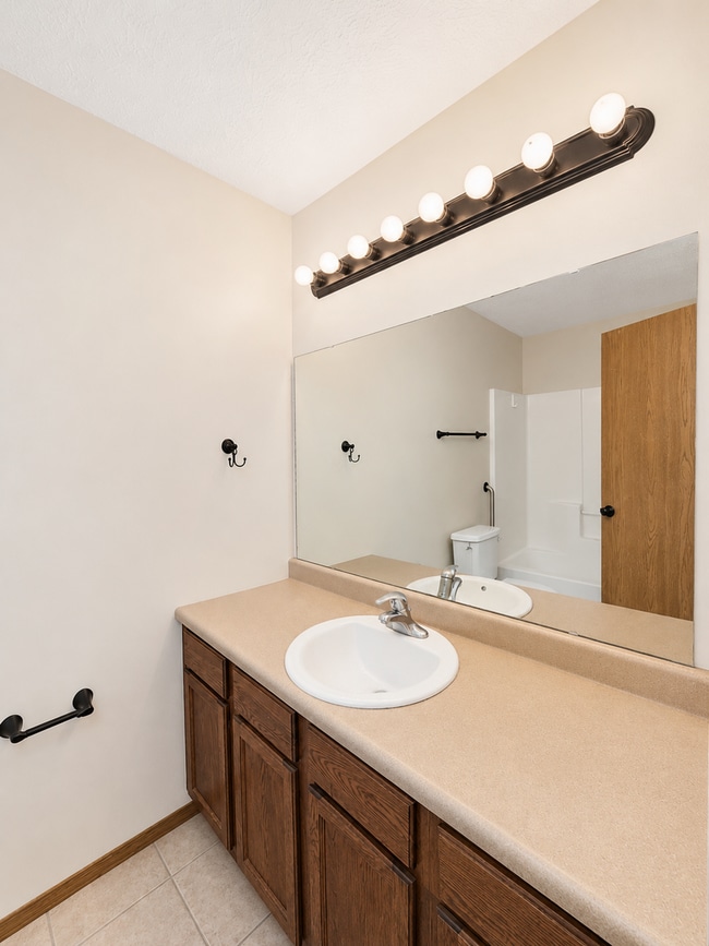 Building Photo - 842 Lorenza Dr