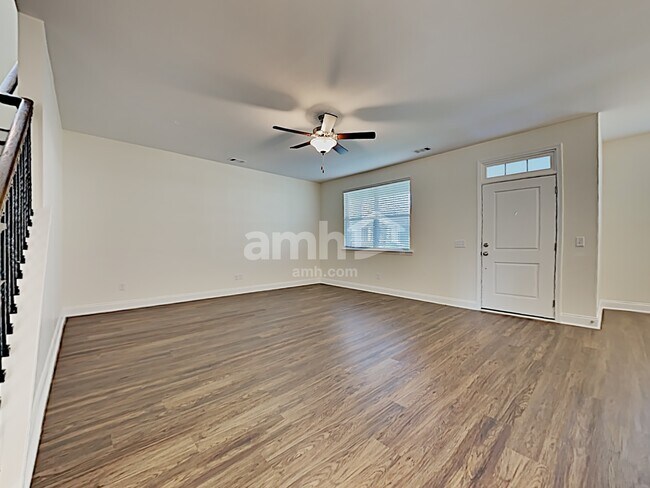 Building Photo - 516 Flat Rock Trace