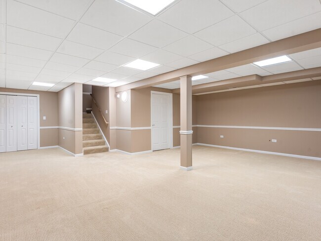 Building Photo - 2295 Stoughton Dr