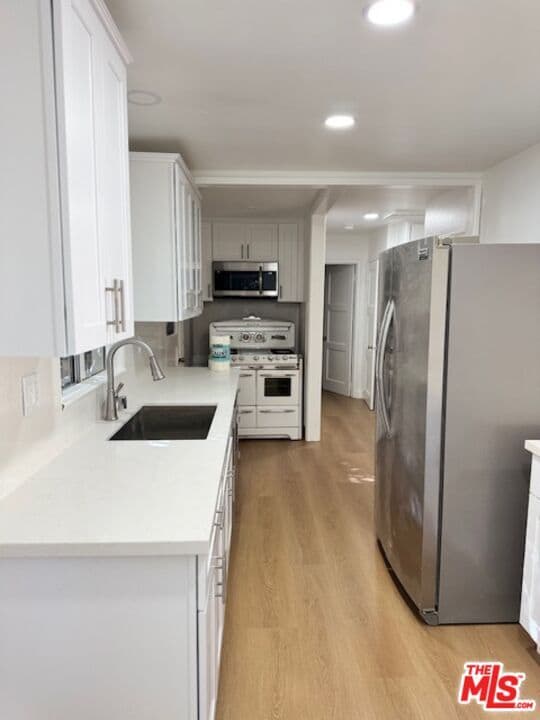 Building Photo - 8732 Dorrington Ave
