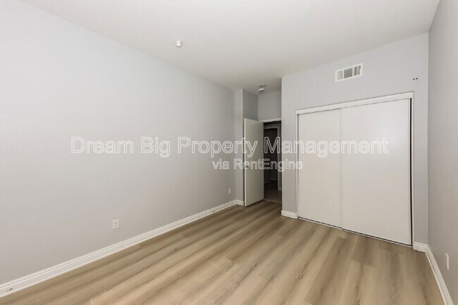 Building Photo - 7882 Angus Way