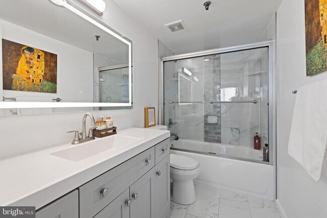 Building Photo - 5911 Edsall Rd