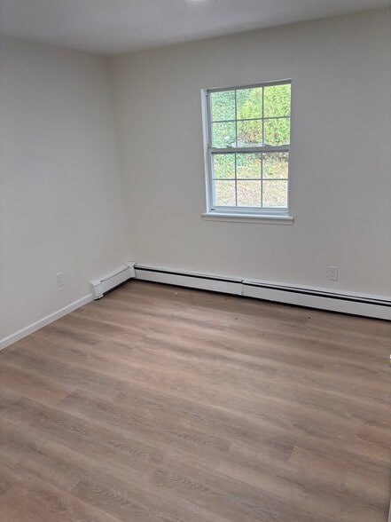 Building Photo - 160 McKay Rd