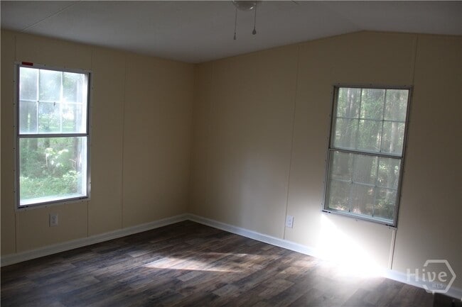 Building Photo - 161 Cherry St