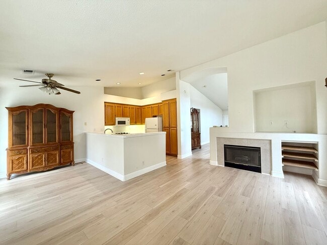 Building Photo - 2351 Fairhaven Dr