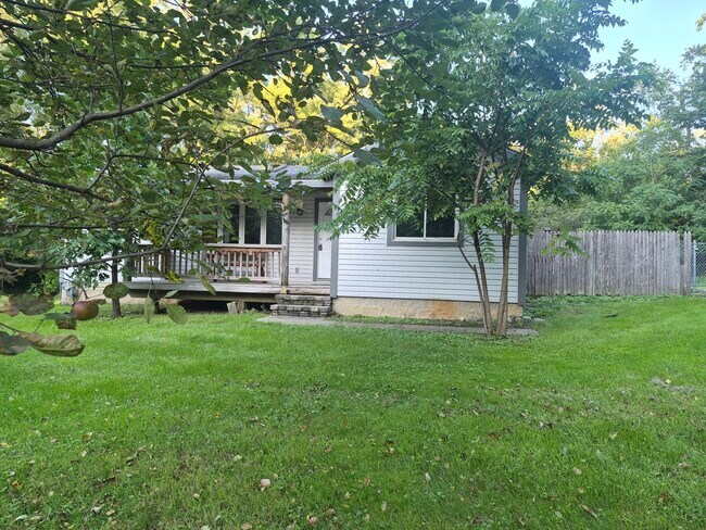 Building Photo - 26467 W Grass Lake Rd