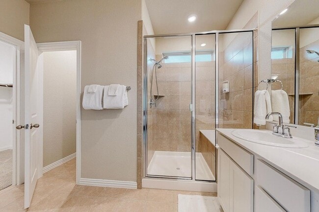 Building Photo - 7524 Redondo Dr