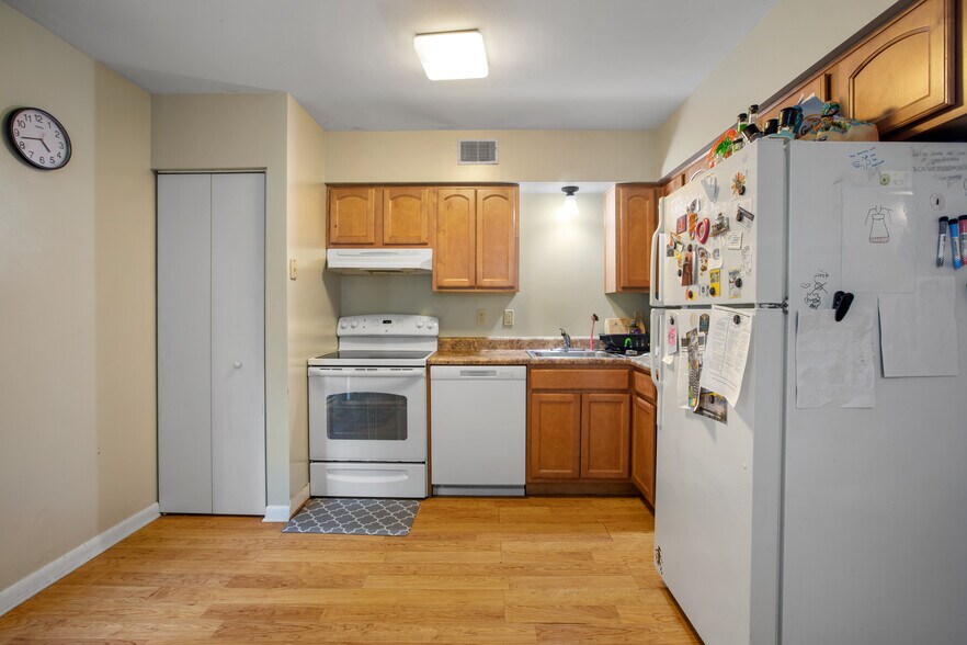 Building Photo - 3249 Kennett Sq