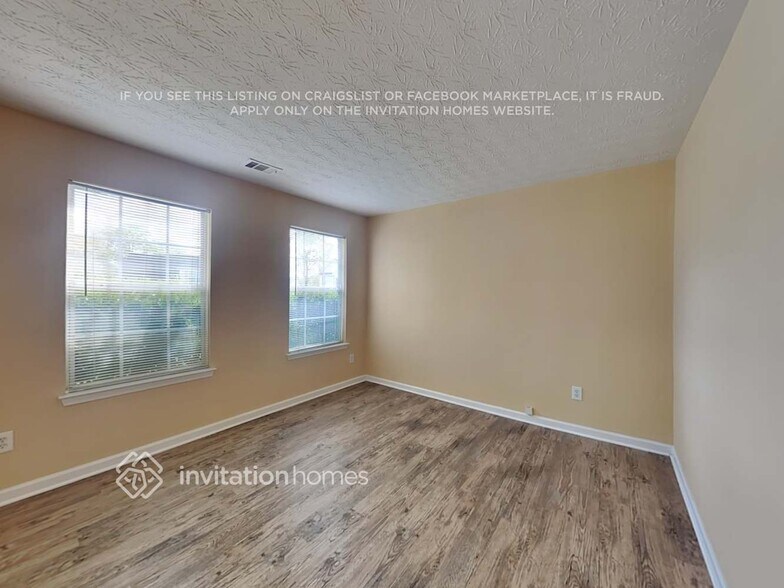 Building Photo - 345 Hazelhurst Dr