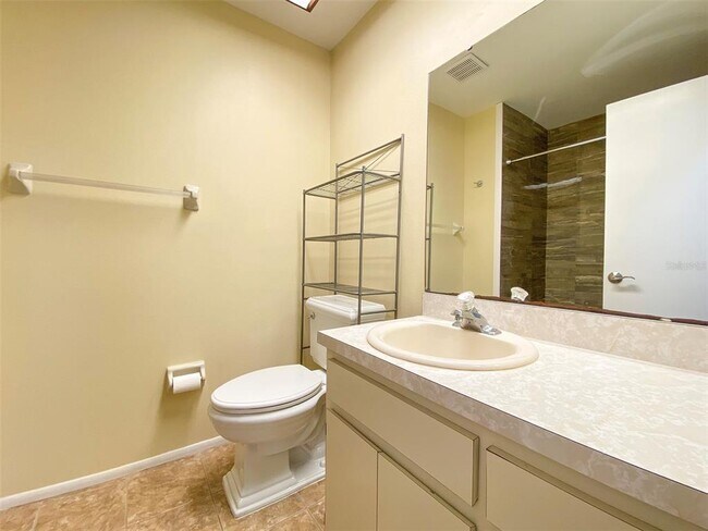 Building Photo - 5025 Barrington Cir