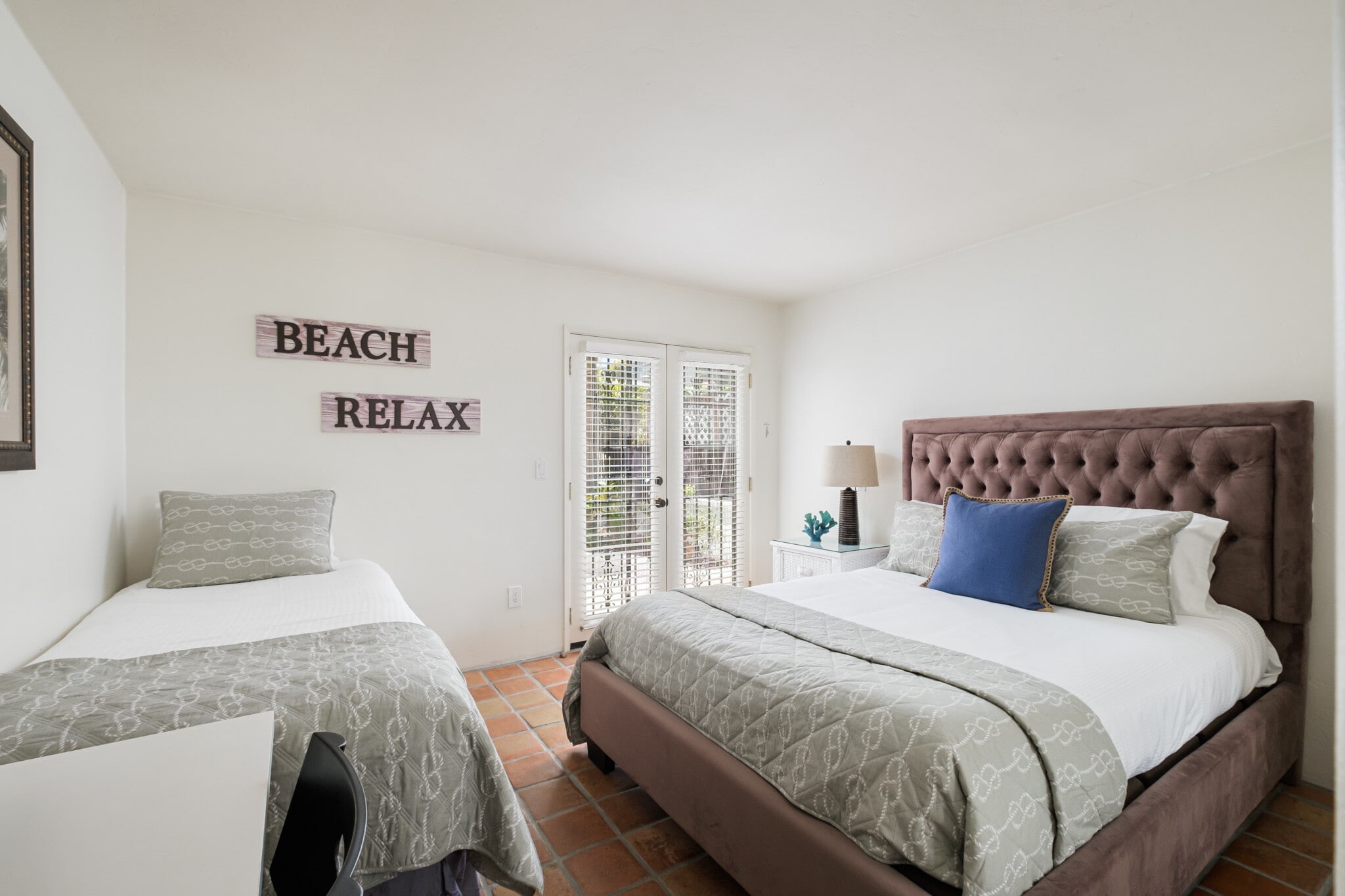 Building Photo - 732 Jersey Ct