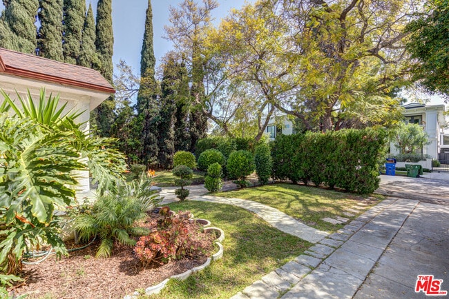 Building Photo - 835 N Ogden Dr